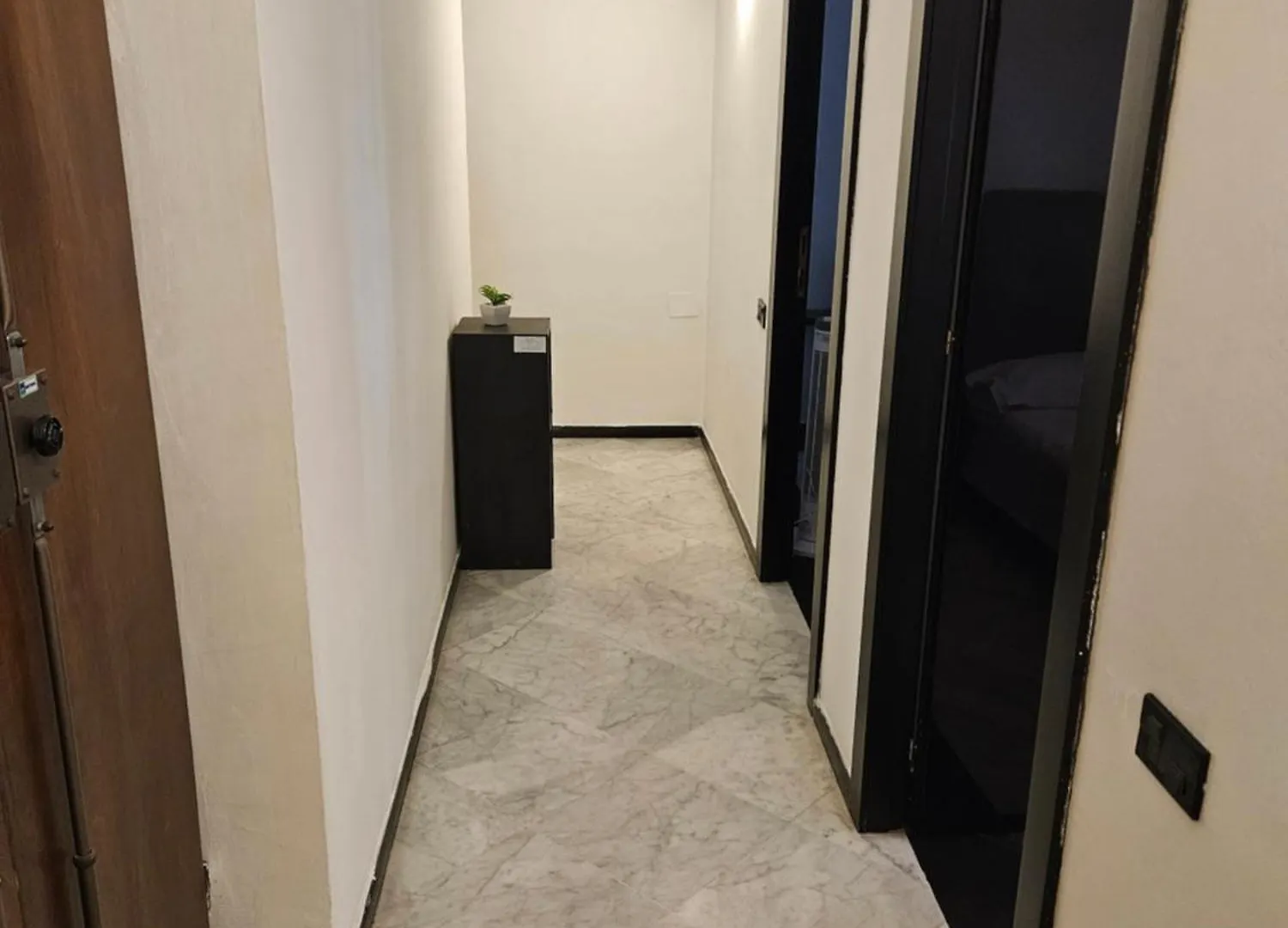 Casa Regis - Free Parking Hotel Genoa 0*,  Italy