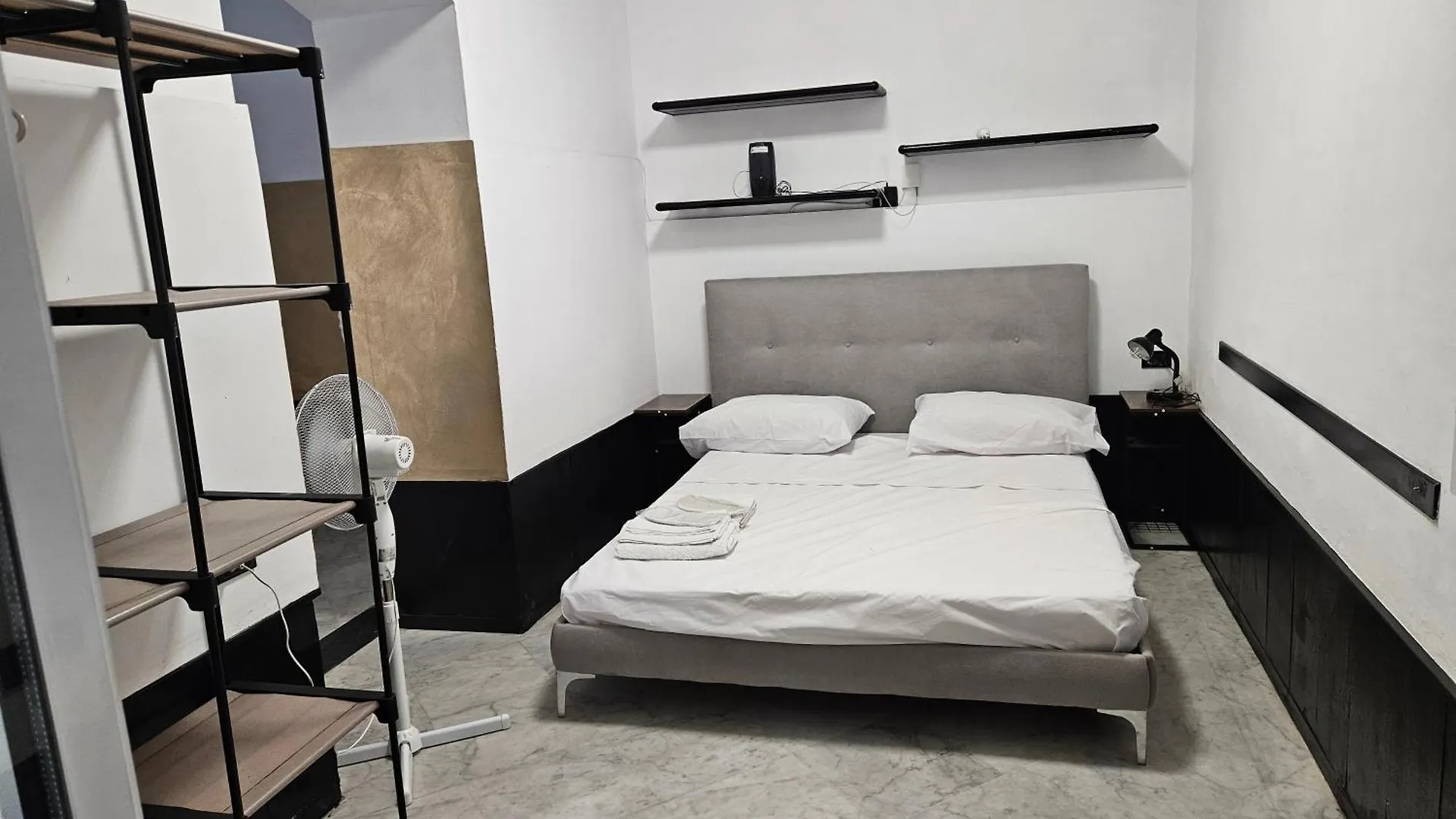 Affittacamere Hotel Casa Regis - Free Parking Genova Italia