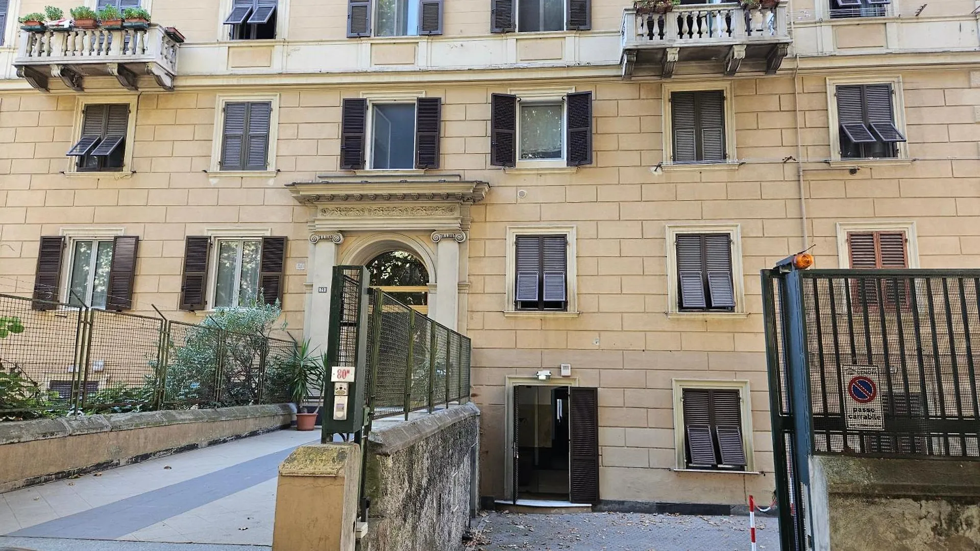 Hotel Casa Regis - Free Parking Genova
